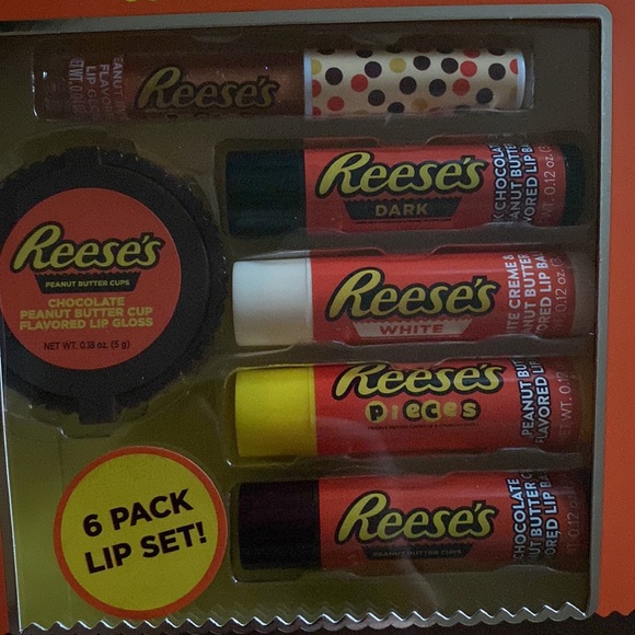 6-Pack of Reese’s scented candy lip set- lip balm, lip gloss, molded lipgloss - Picture 3 of 3